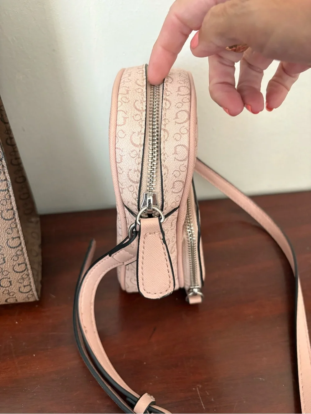 Guess 2 Purse Lot-Mocha/Pink  Oxnard Tote Purse & Pink El Dorado Crossbody Purse
